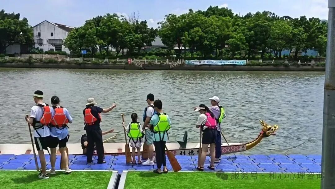 龙舟2.jpg 龙舟2.jpg
